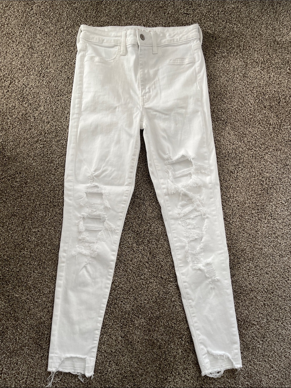 American Eagle super high rise Jegging crop White Distressed Jeans size 8 Long